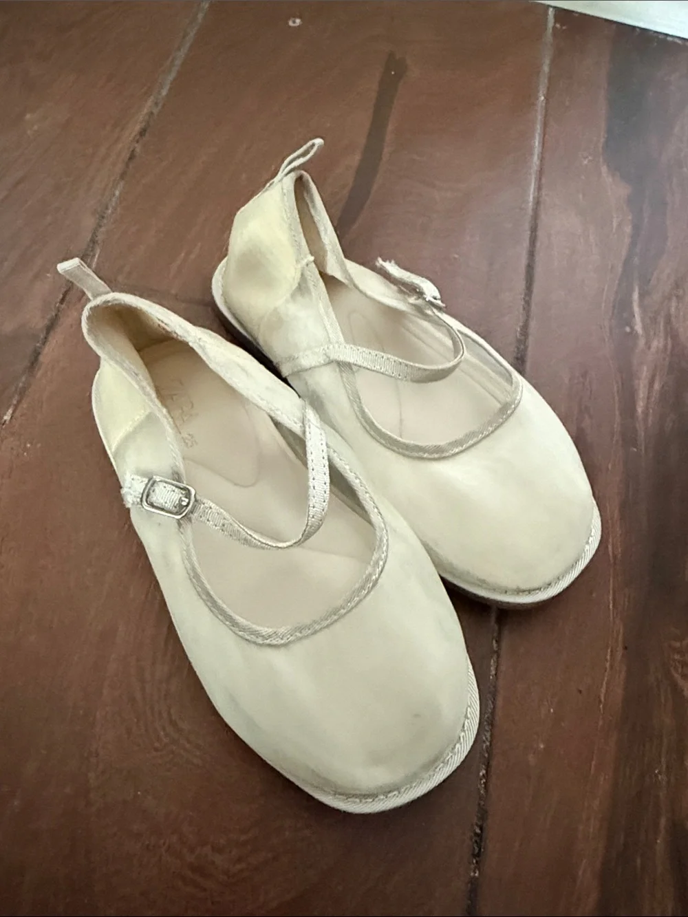Zara Cream Girls Mary Jane Flats with Buckle Strap - Picture 3 of 6